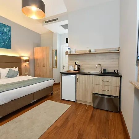 Otel Andi