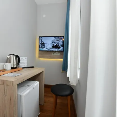 Otel Andi