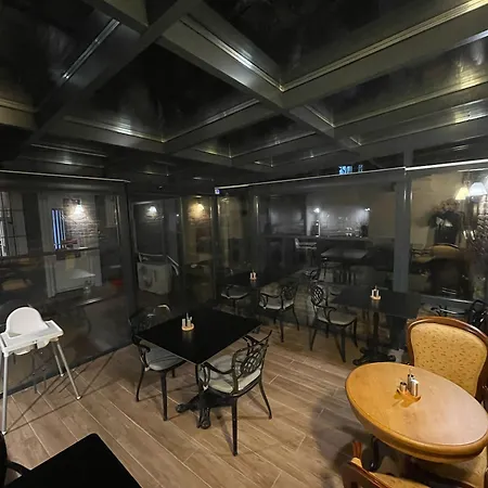 Andi Otel 2*