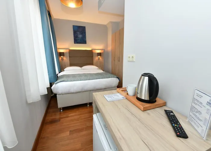 Andi Hotel
